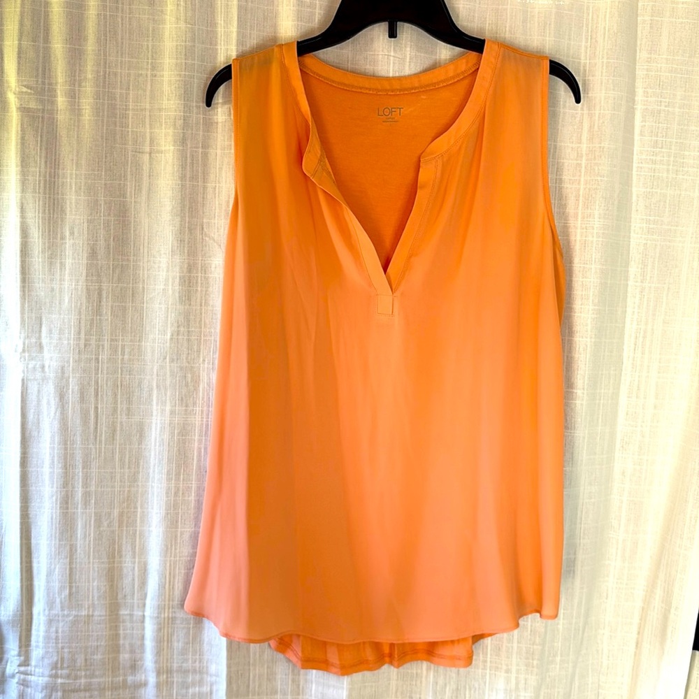 LOFT Peach Man x Media Blouse with V-Neck and Relaxed Fit